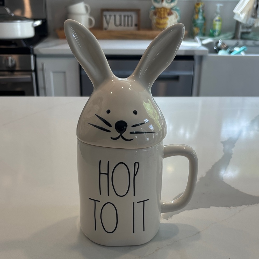 Rae Dunn “HOP TO IT” 2 Pc. Bunny Mug Set Ceramic Cream & Black PERFECT CONDITION